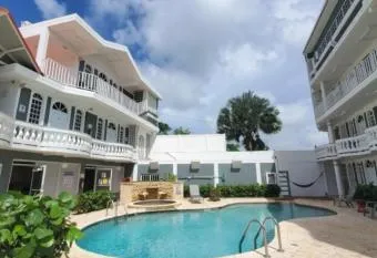 Espacio Arapacis allows 18 year olds to book a room