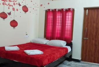 Dupleix 1bhk villa near Rock beach has Balcony rooms