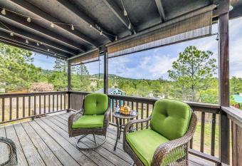 Sunrise Haven has Balcony rooms