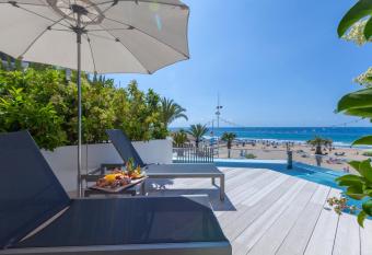 Hotel Cimbel has Balcony rooms