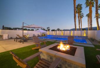 Beautiful PGA West (Signature) Santa Rosa Views! has rooms with a private hot tub