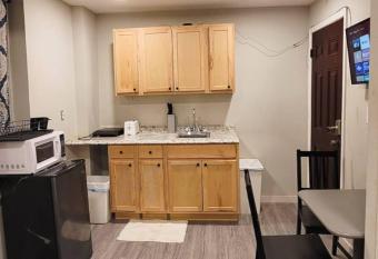 Perfect space for Medical students near Einstein Hospital allows 18 year olds to book a room