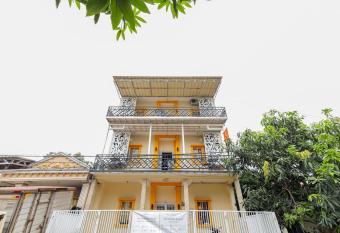 KoolKost Female near Universitas Pelita Harapan allows 18 year olds to book a room