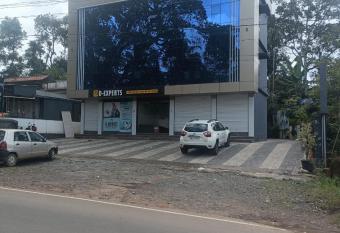 Izza Properties has Balcony rooms