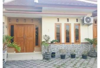 Villa Puncak Kota Bunga 1 has Balcony rooms