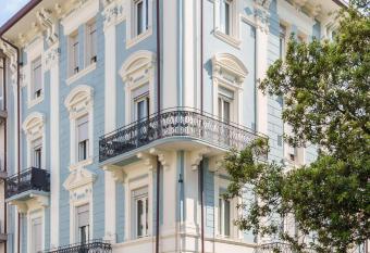 Vi Suites allows 18 year olds to book a room