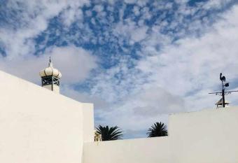 Nomad House Har  a Lanzarote A allows 18 year olds to book a room