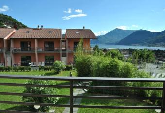 Monolocale con soppalco Lake Como has Balcony rooms