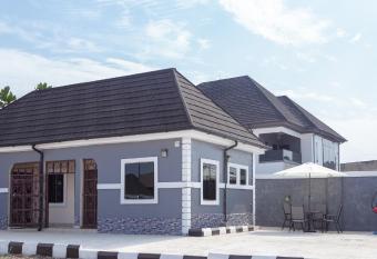 Luxurious Fully-Furnished Apartment Valley Estate, GRA, Enugu has Balcony rooms