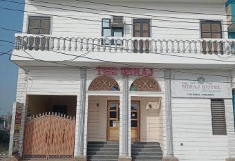 The miraj allows 18 year olds to book a room