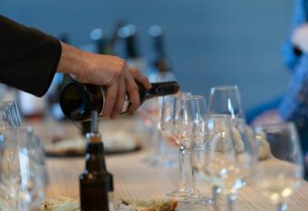 Hotel Spa Pinar del Mar allows 18 year olds to book a room