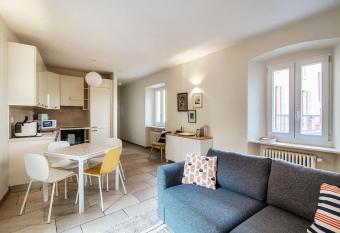 Lovely Caslano Apartment has Balcony rooms