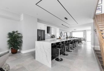 Live in Luxury Stunning Fountain Square Home has Balcony rooms