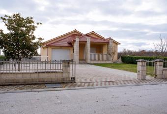 Ku  a- VILLA EVA has Balcony rooms