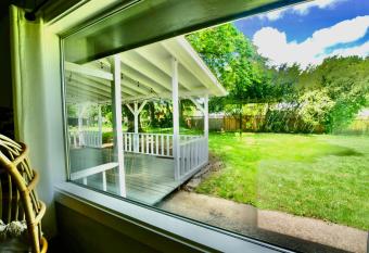 Modern Boho Retreat has Balcony rooms