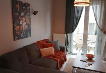 Central Artistic 2-Bedroom Apartment 79sqm has Balcony rooms