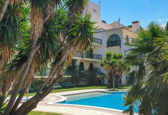 Medplaya Hotel Pino Alto allows 18 year olds to book a room