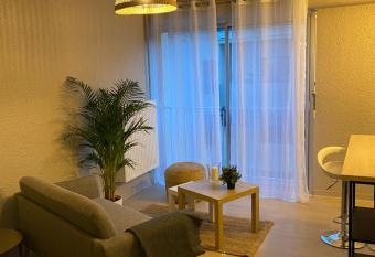 Studio 2 personnes centre ville Limoges allows 18 year olds to book a room