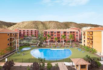 Be Happy 77 has Balcony rooms