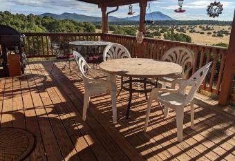 Sandia Serenity Mountain Home Albuquerque area has Balcony rooms
