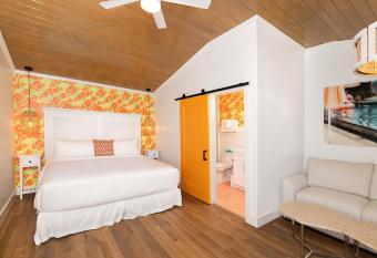 NEW Citrus Queen at Custom House Inn allows 18 year olds to book a room