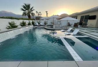 NEW Listing in La Quinta     Stunning Vacation Home! has Balcony rooms