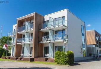 Sunny Aisa Apartment has Balcony rooms