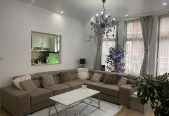 Appartement centre Zaza has Balcony rooms