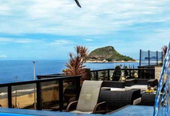 Cobertura de Luxo Frente Mar com Piscina Privativa - Recreio dos Bandeirantes has Smoking/Balcony rooms