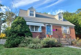Cozy Catonsville Cape Cod allows 18 year olds to book a room