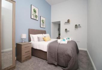 Chapel Apartment 2 By MGroupSA allows 18 year olds to book a room