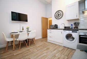 Chapel Apartment 3 By MGroupSA allows 18 year olds to book a room