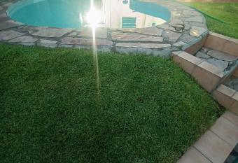 Hostel Olivos Golf allows 18 year olds to book a room