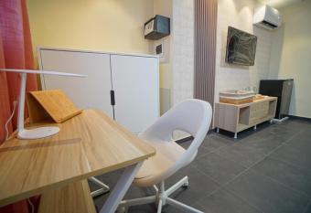 Hostal Los Mangos Bajitos allows 18 year olds to book a room