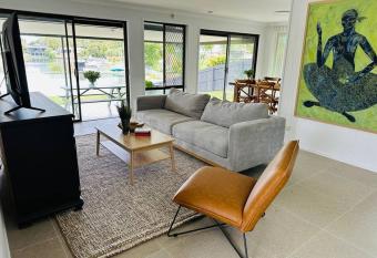 Casa Karbunya has Balcony rooms