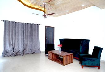 The Gritty Space has Balcony rooms