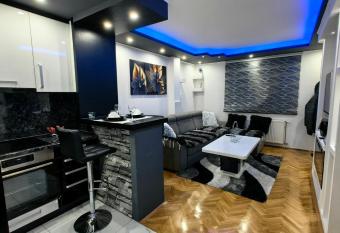 Apartmani AMONA STAN NA DAN has Balcony rooms