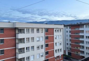 Central Apartment has Balcony rooms