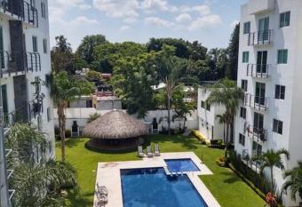 Departamento entero con alberca has Balcony rooms