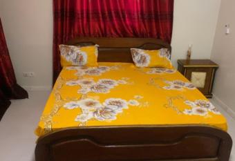 Chez aida allows 18 year olds to book a room