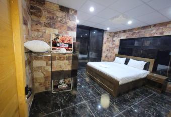 Hotel Galaxy Hill Resorts Murree has Balcony rooms