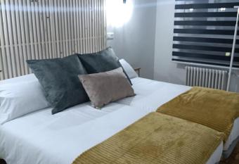 Luxury Family Homes M allows 18 year olds to book a room