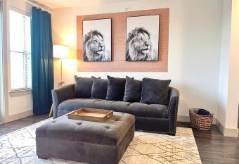 1BR with King Bed, 6 miles from DFW airport has Balcony rooms