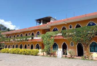 Hotel y Restaurante Tzutujil has Balcony rooms