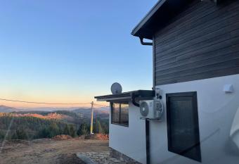 Villa Elias has rooms with a private hot tub