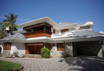 Alite Posh 4 BHK Villa in Thrissur Town has Balcony rooms