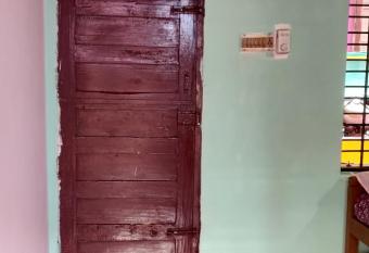 Happy Land Homestay has Smoking/Balcony rooms