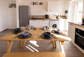 Le Serein - Tout   quip   - proche centre has Balcony rooms