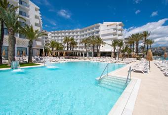 Hotel Cap Negret has Balcony rooms