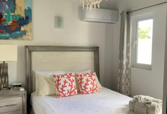 Caracol Estudio allows 18 year olds to book a room